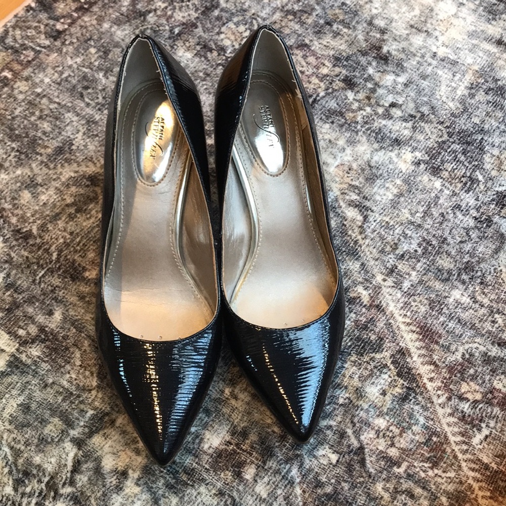 Elegant Dark Navy Heels